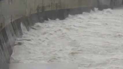 中 양쯔강 상류 백 년 만의 홍수...1,300년 된 대불도 일부 잠겨 / YTN