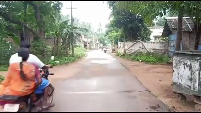 ஆத்துப்பாக்கம் ஊராட்சி மன்ற தலைவரை கொடியேற்ற விடாமல் தடுத்த ஊராட்சி செயலாளர் சஸ்பெண்ட்