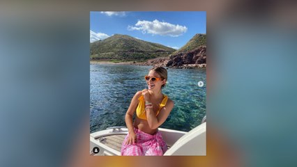 Laura Escanes disfruta de un agradable viaje en barco