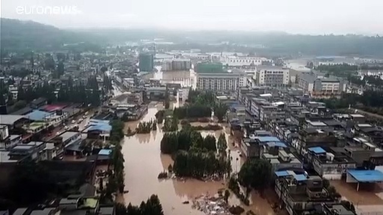 Le Grand Bouddha de Leshan menacé par les inondations en Chine