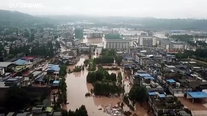 Le Grand Bouddha de Leshan menacé par les inondations en Chine