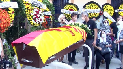 Göztepe'nin efsane oyuncusu 'Bombacı' Halil Kiraz son yolculuğuna uğurlandı