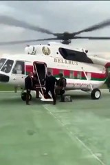 Ülkede kazan kaynıyor! Elinde otomatik silahla saraya geldi