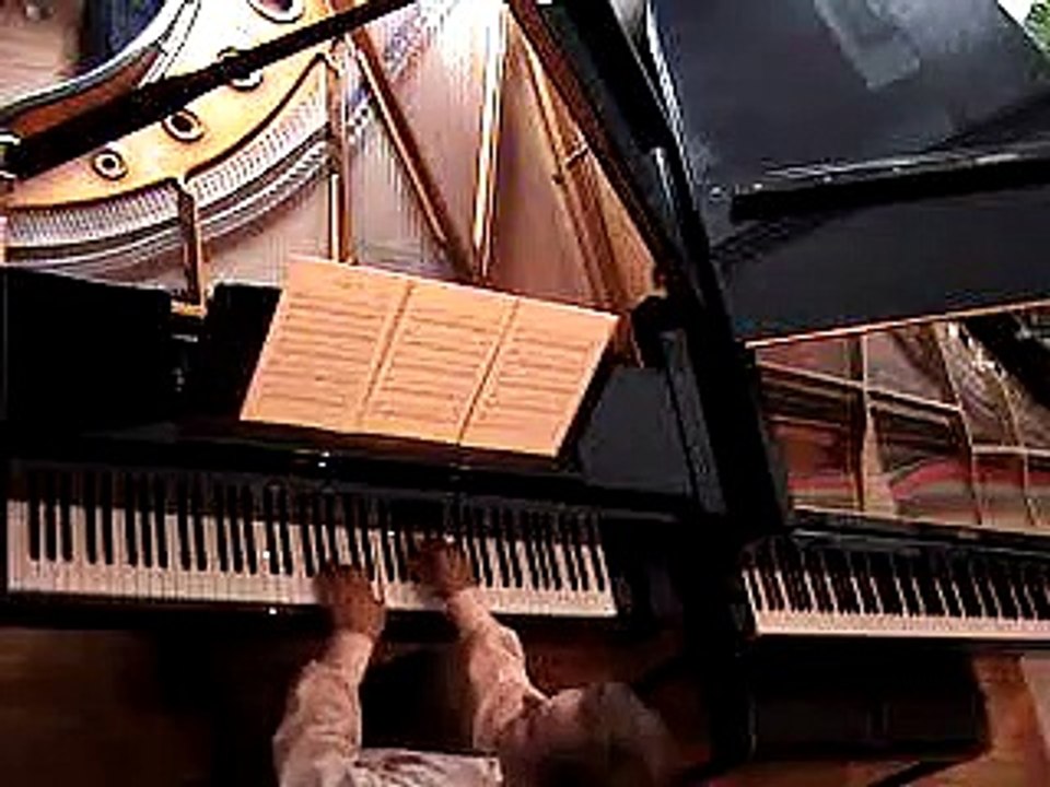 Kleines Praludium in c-moll (e-moll) - J.S.Bach - Loso Linkshanderklavierschule Band II-2