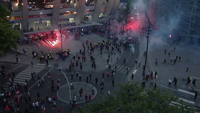 Des incidents aux abords du Parc des Princes - Foot - Ambiance Parc
