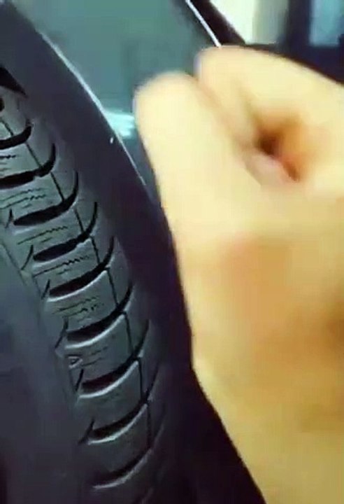 Faire des empreintes de pas sur une voiture