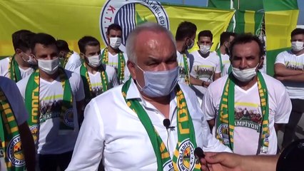 Bölgesel Amatör Ligi'ne yükselmeyi traktörlü konvoyla kutladılar - MERSİN