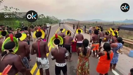 Machetes y arcos en mano, manifestantes indígenas le piden a Bolsonaro protección ante el coronavirus