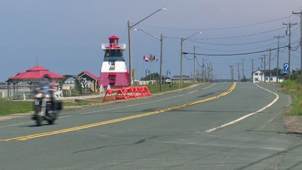 Fermeture caisses UNI | Grande-Anse et Saint-Léolin font pression