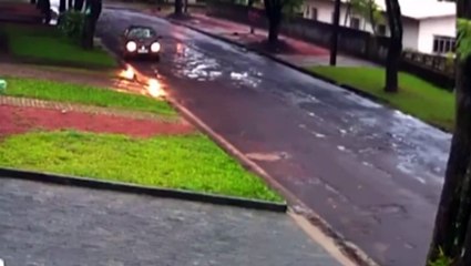 Veja: bebê é abandonado envolto em coberta dentro de caixa de papelão