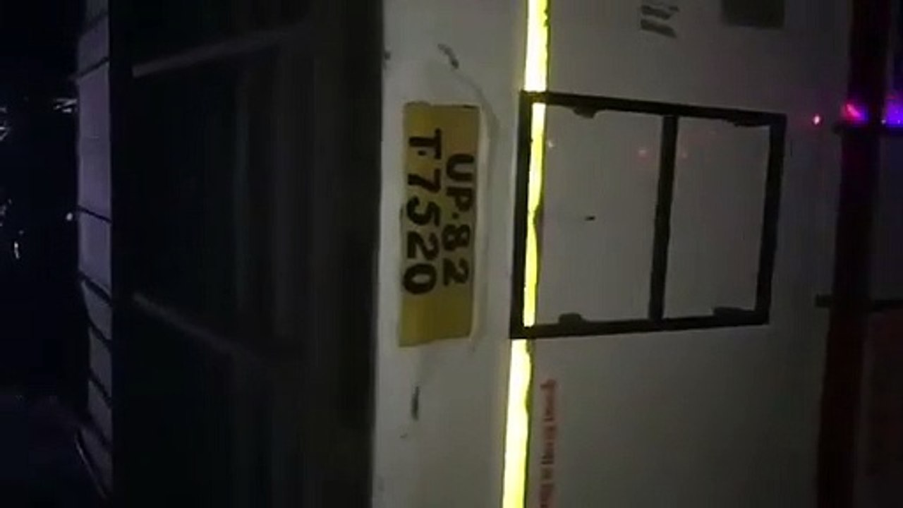 आगरा लखनऊ एक्सप्रेस वे पर भीषण हादसा, दिल्ली से...