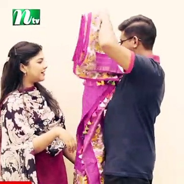 রায়হান লুকিয়ে উপহার দিতে গিয়ে কি হলো।