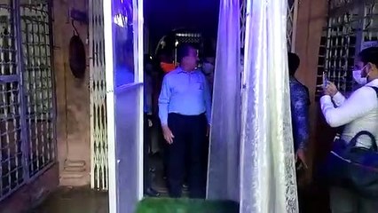 निगम में लगी आधुनिक सैनिटाइजर मशीन, कर्मचारी हुए खुश