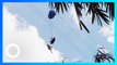 Atlet Paralayang tersangkut kabel SUTET di Tomohon - TomoNews