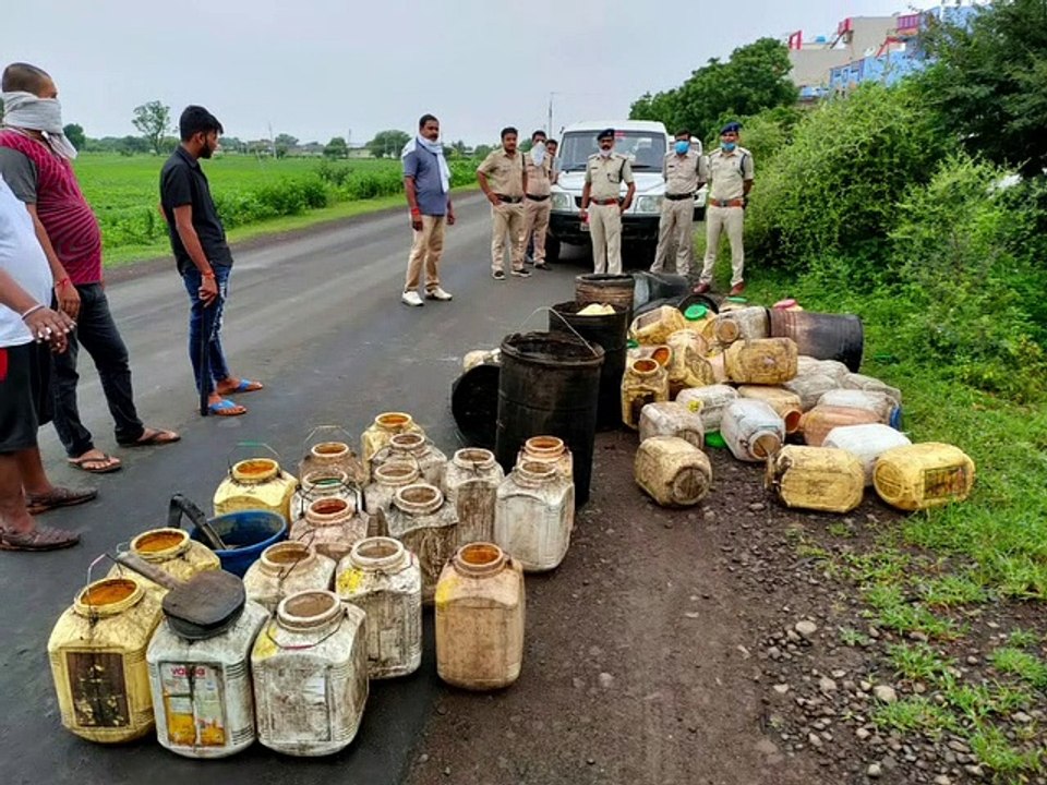 1100 किलो महुआ लहान सहित 40 लीटर हाथ भट्टी शराब जप्त