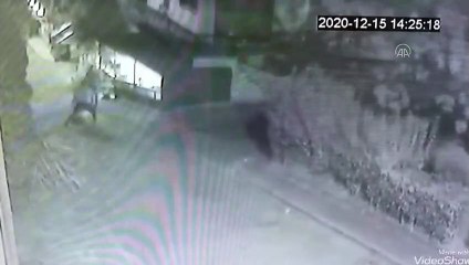 Büyükçekmece'de silahlı kavga: 1 ölü, 3 yaralı - Güvenlik kamerası - İSTANBUL