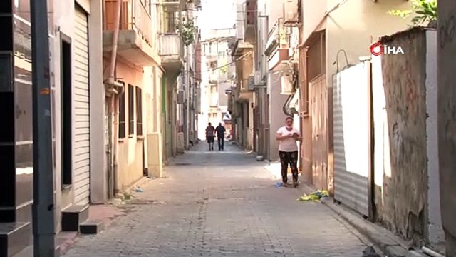 İzmir'de kadın cinayeti şüphesi: Vücudunda cam kesileri olan kadın ölü bulundu