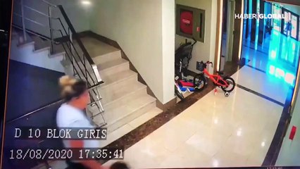 Köpeğini sevdi diye 6 yaşındaki çocuğa saldırdı! Dehşet anbean kameraya yansıdı