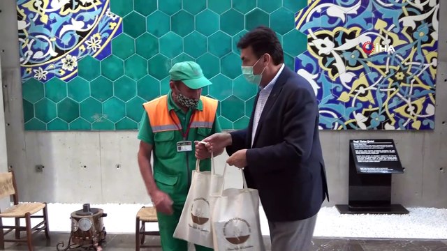 O temizlik işçisinin borcunu sanatçılar ödeyecek