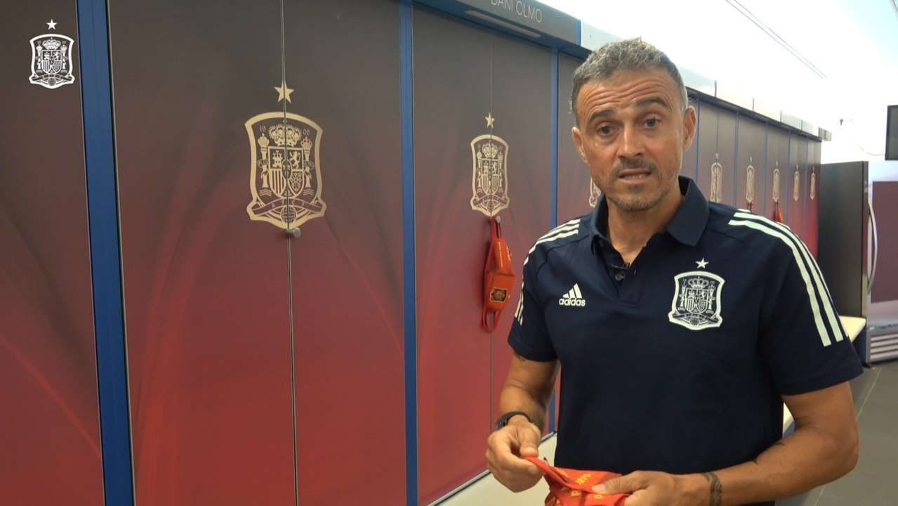 Luis Enrique rejuvenece a la selección española con luna lista llena de novedades
