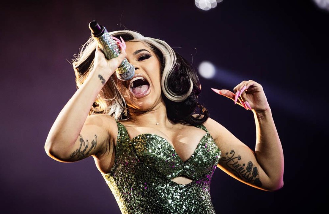 Cardi B und Megan Thee Stallion verschenken eine Million Dollar über Twitter