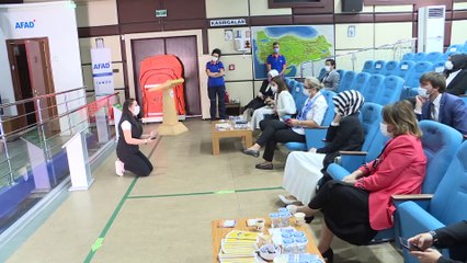 AK Parti'li bazı kadın milletvekilleri, deprem simülasyonunu deneyimledi - ANKARA