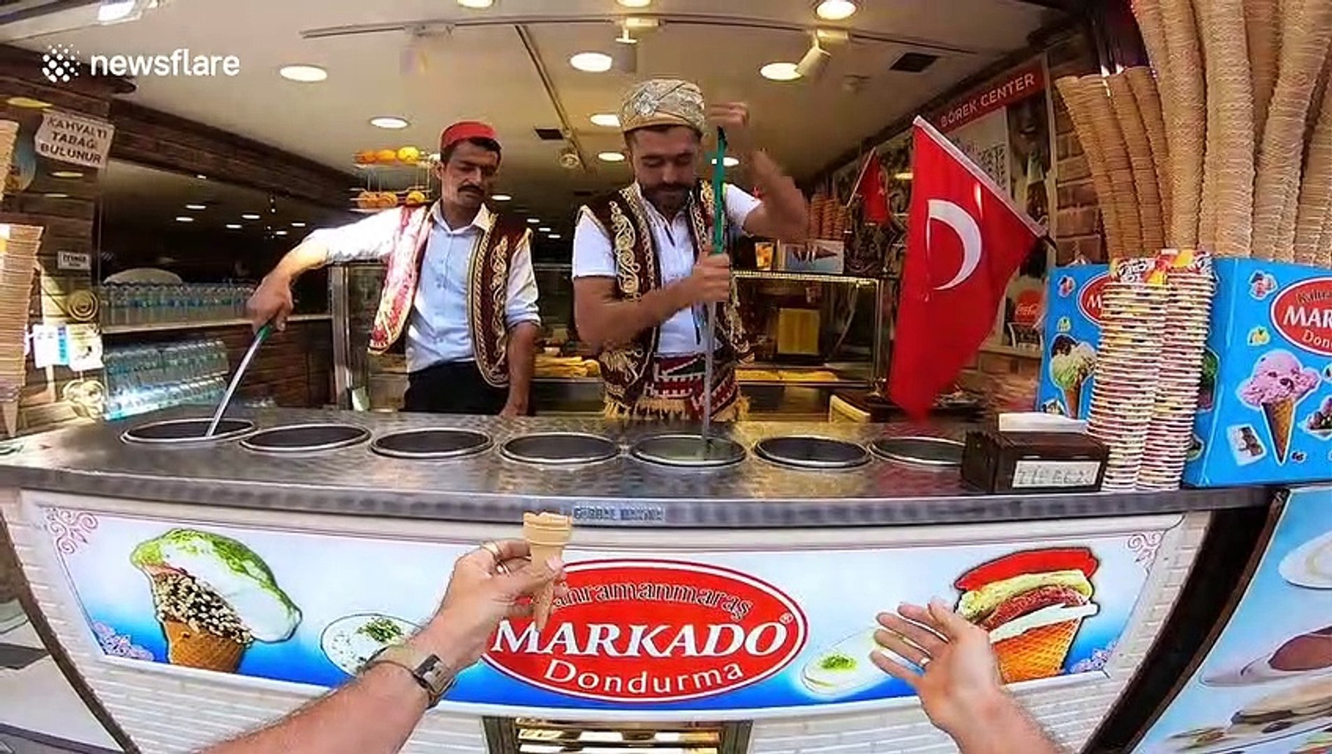 Turkish ice cream vendor puts on a fun show - video Dailymotion