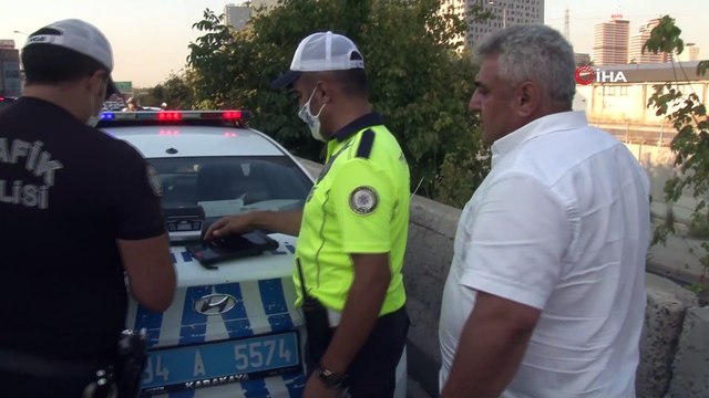 Trafik polisi ekipleri çakar ve emniyet şeridi denetimi yaptı