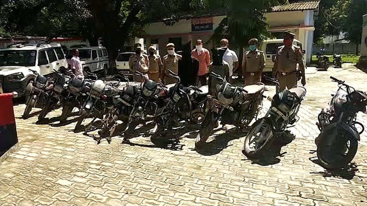 चोरी की 10 मोटरसाइकिल के साथ 2 अंतर्जनपदीय शातिर चोर गिरफ्तार