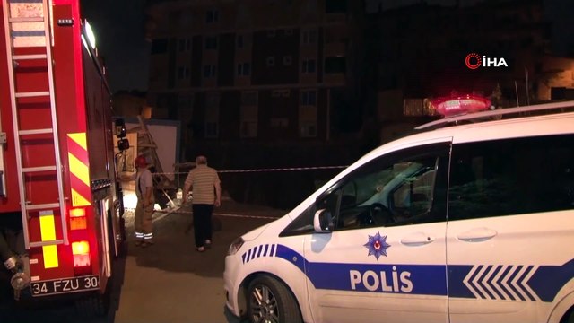 Gaziosmanpaşa'da bir binada yanında bulunan inşaattan kaynaklı toprak kayması ve çatlaklar meydana geldi. Bina tedbir amaçlı boşaltılıyor