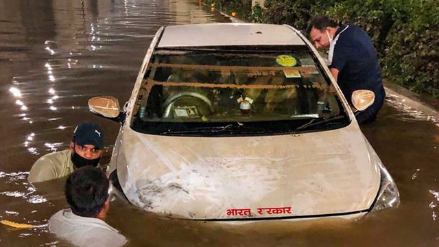 100 News: Havy rain lashes Gujrat, waterlogging in Patan
