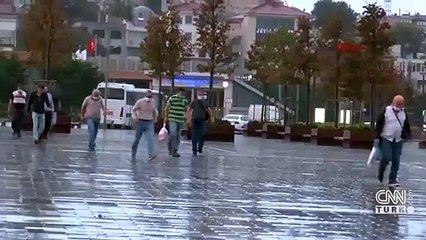 Son Dakika Haberi: İstanbul'da yağmur sonrası yolları su bastı! | Video