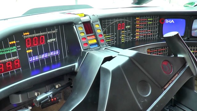 80’lerin efsanesi konuşan araba Kitt’i Türkiye’ye getirerek Cem Yılmaz'a gönderme yaptı- 'Kara Şimşek'in sahibinden Cem Yılmaz’a gönderme:- “Cem Yılmaz’ın G.i.t’i varsa bizim...