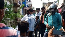 कांग्रेस पार्टी के कार्यकर्ताओं ने जनता को बांटे पौधे