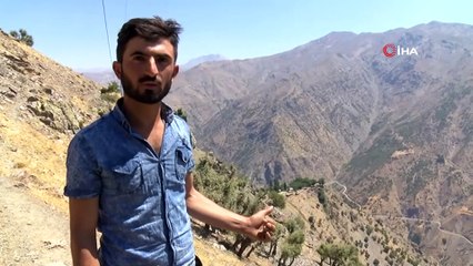 At ve katırlarla yolculuk sona erdi... Yol müjdesini alan köylüler iş makinelerini alkışlarla karşıladı