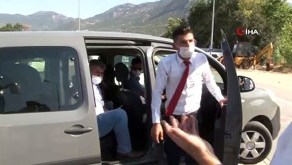 Yabancı yolcu otobüste muavinin cep telefonunu çaldı