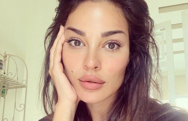 فيديو يرصد ألم نادين نجيم ولحظة انتقالها من منزلها المحطم بعد الانفجار