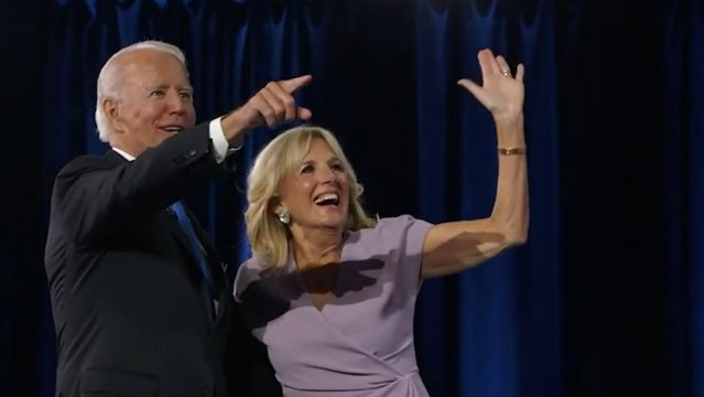 Biden asume su candidatura a la Casa Blanca asegurando que traerá la luz