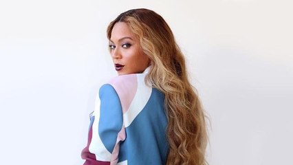 حيل وخطوات لعمل شعر كيرلي في المنزل