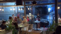 الزبائن يعودون إلى مطاعم الجزائر الراقية بعد خمسة أشهر من الإغلاق