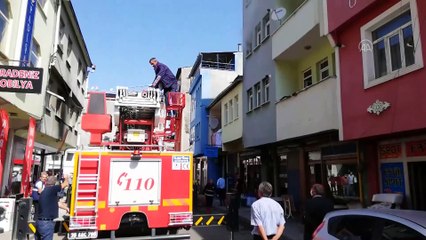 Çakmakla oynayan çocuk yangına neden oldu - KARS