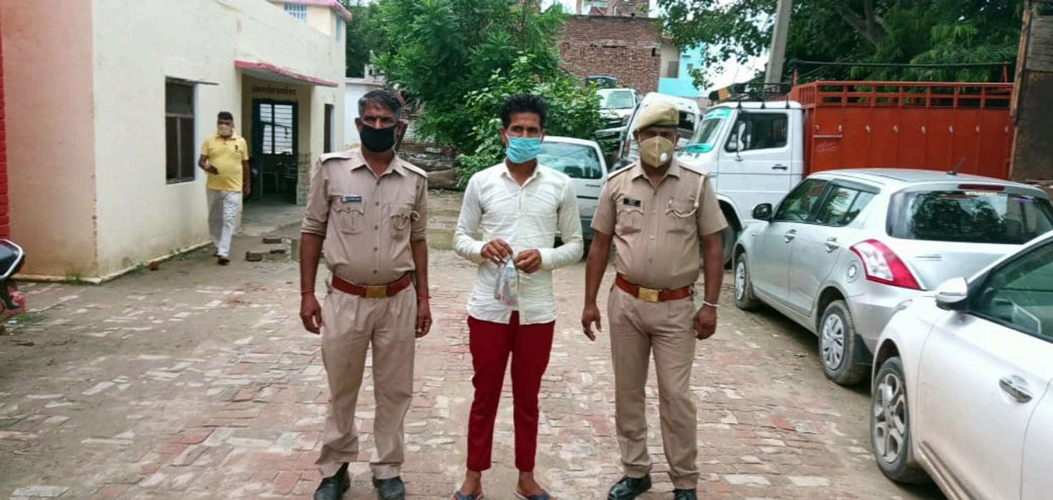 कांधला पुलिस ने शराब तस्करी करते युवक को किया ग...