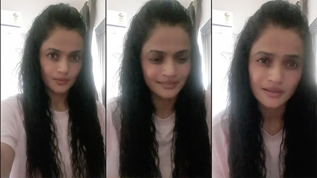 सिया पाटीलने केले कुसुमाग्रजांच्या कवितेचे पाठण