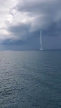 Quand 3 trombes marines se forment au large du Nouveau Mexique