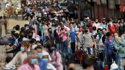 Mumbaikars flout Covid guidelines as people throng flower markets in Dadar ahead of Ganesh Chaturthi