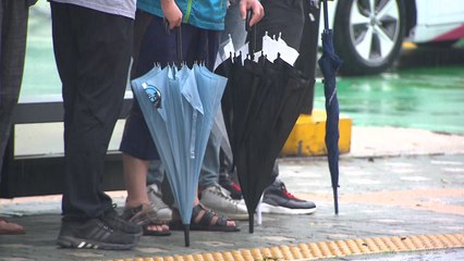 [날씨] 주말 곳곳 비· 소나기...돌풍·벼락, 찜통더위 주춤 / YTN