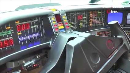 Kara Şimşek'in konuşan spor arabası Kitt Türkiye'de! Cem Yılmaz'a gönderme yaptı