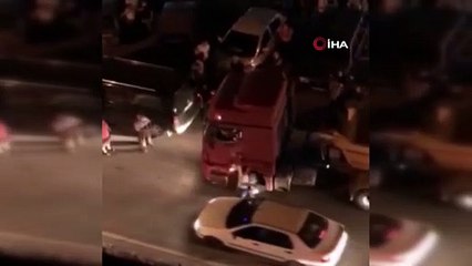 Önce araca çarptı, sonra kaçmaya çalıştı...Alkollü sürücü dehşeti kamerada
