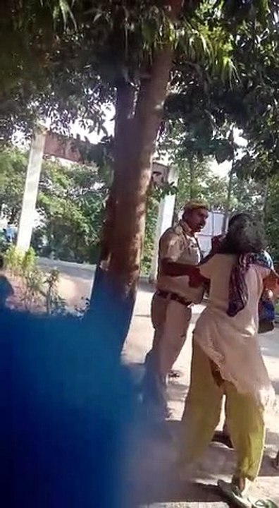 बाराबंकी: पुलिस का अब अमानवीय चेहरा, पीड़ित को किस तरह से थाने से धमकाकर भगाया