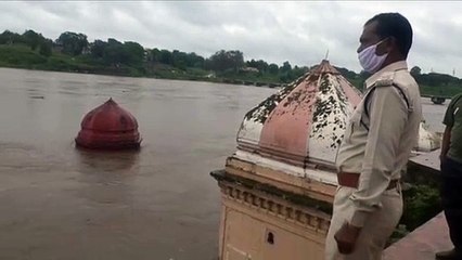 ताप्ती 10 फीट खतरे से ऊपर, जिले में लगातार हो रही बारिश से लोग परेशान